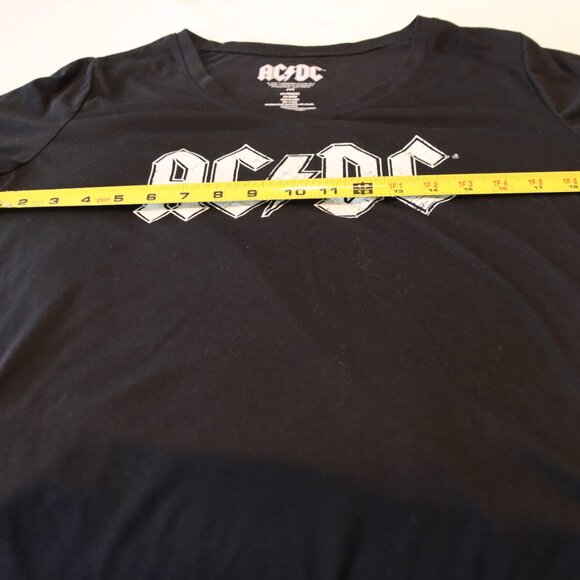 AC DC Black and White Graphic Hard Rock Band Music Tee Women's Medium Like New - Picture 4 of 10